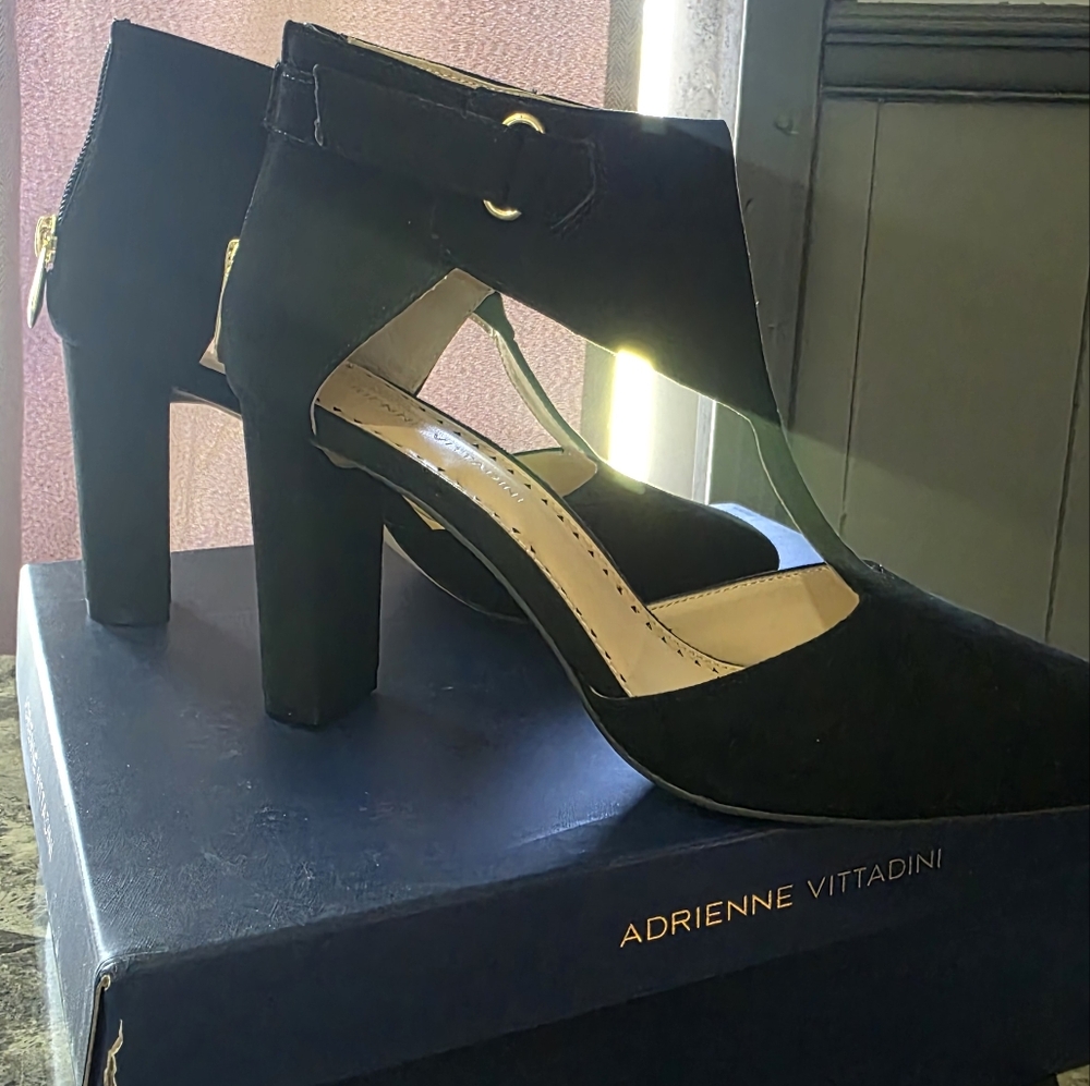 Adrienne Vittadini Black Ankle Boots 7½ - Picture 5 of 7